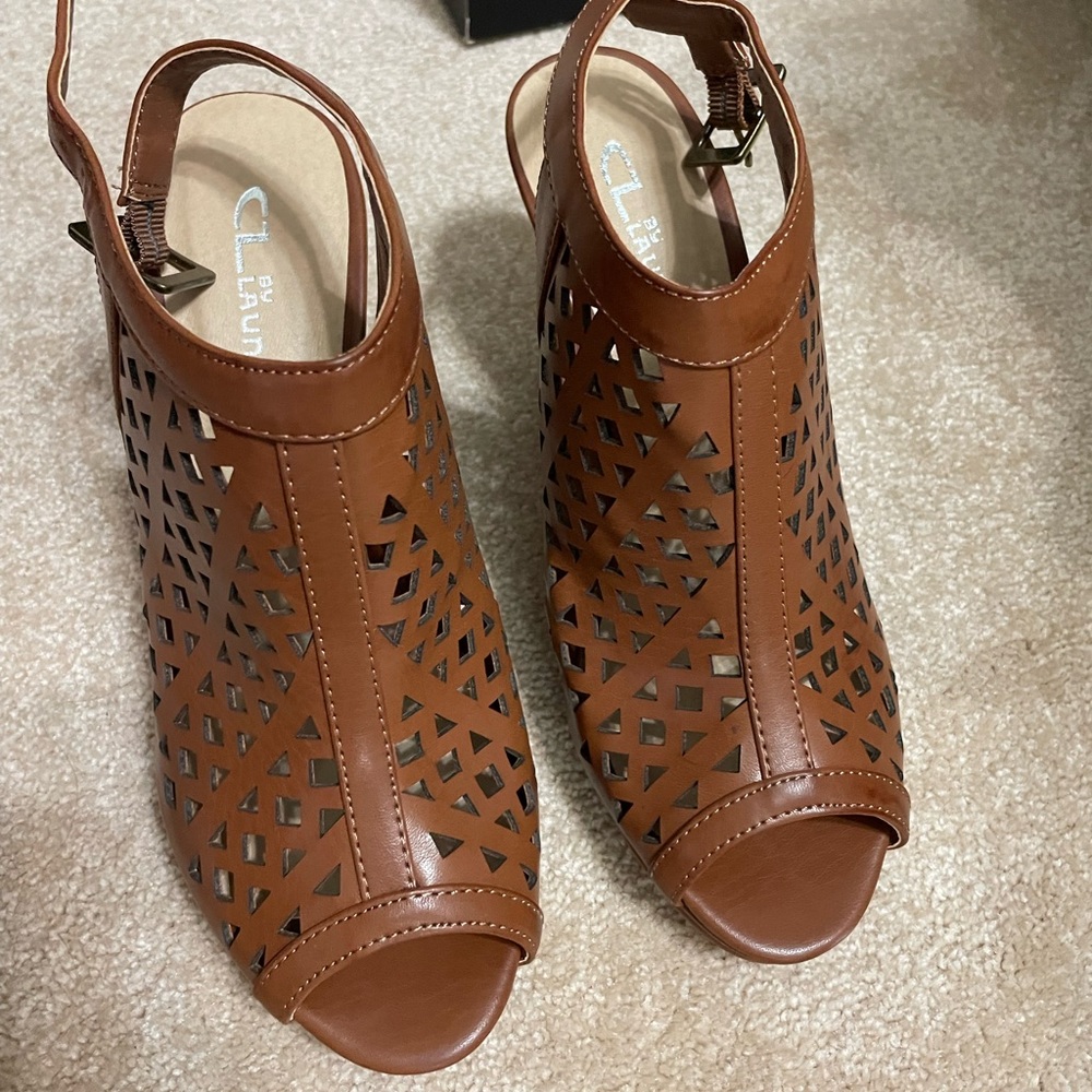 ✨BRAND NEW✨Chinese Laundry summer booties